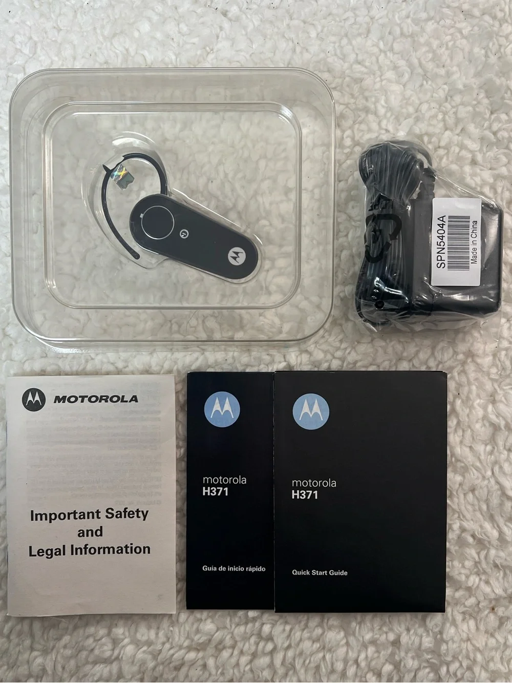 Motorola H371 Universal Wireless Bluetooth Headset in Black